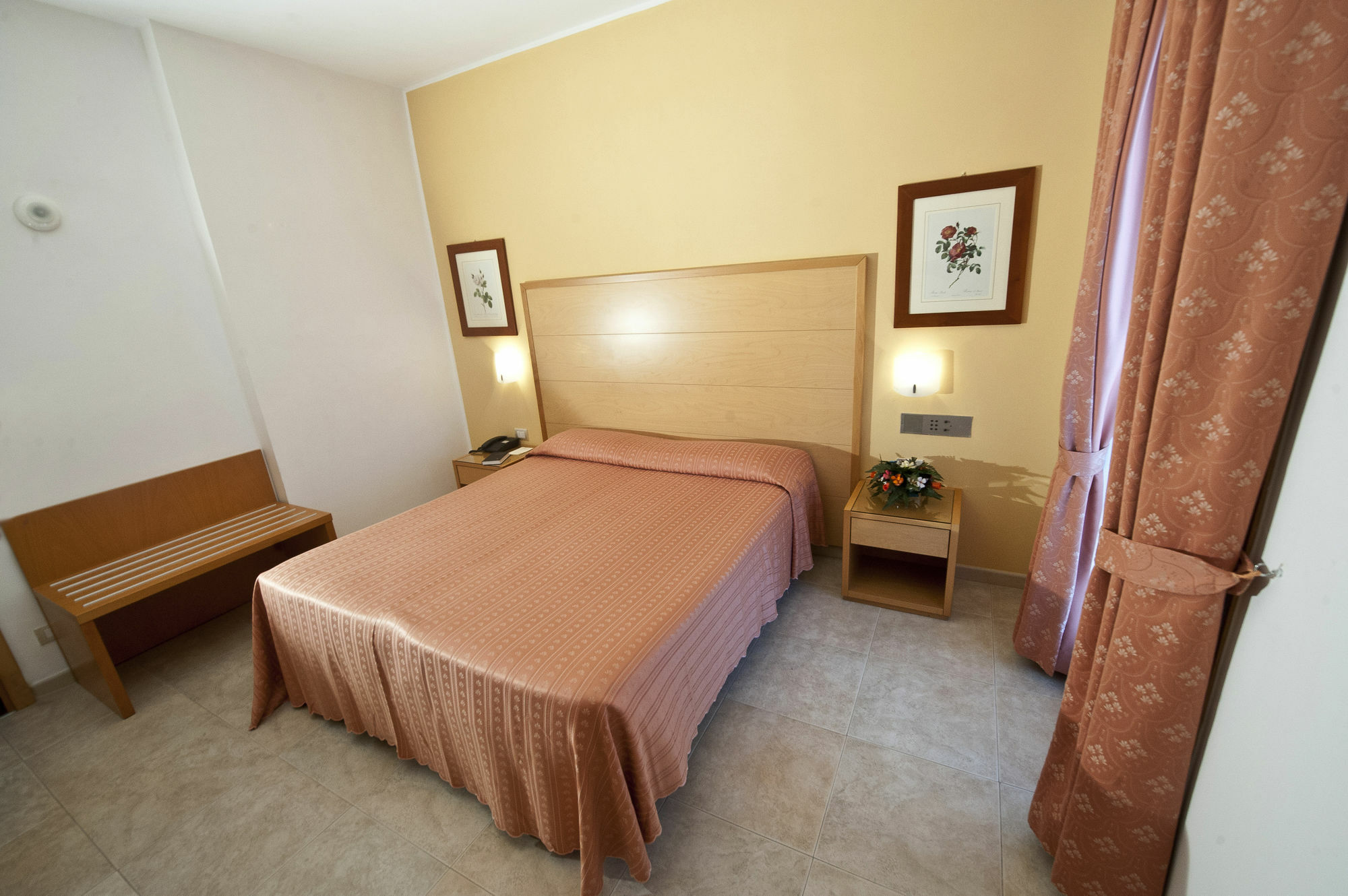 Hotel Degli Aranci Vieste Exterior foto